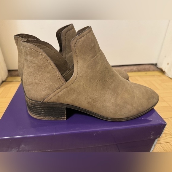 Madden Girl Women's Zavier Taupe Pari Ankle Bootie size 9 - Picture 4 of 11